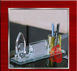 品質(zhì)水晶辦公工藝品采購指南 握手?jǐn)[件、筆筒與名片夾廠家供應(yīng)詳解